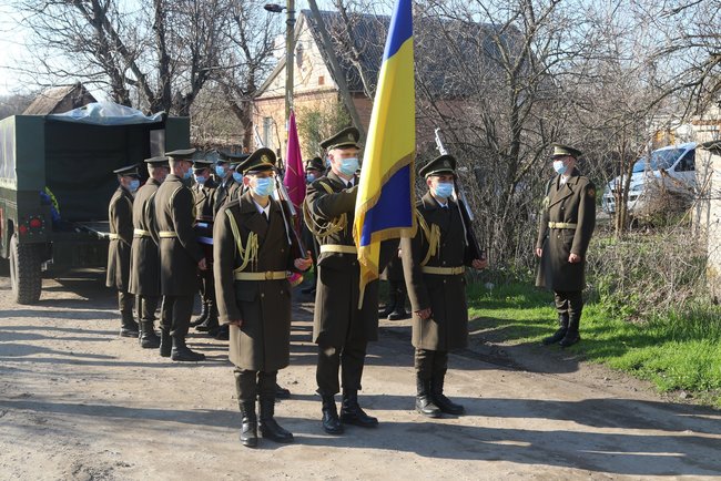 С погибшим в зоне ООС воином 58-й ОМПБр Иваном Ковалёвским простились на Днепропетровщине 03
