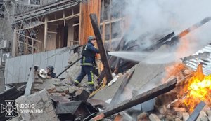 Россия ударила по многоэтажке в Киевском районе Харькова: 30 раненых, один человек в тяжелом состоянии. ФОТОрепортаж (обновлено)