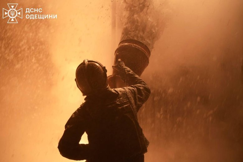 Масований обстріл Одеси: збитки складів і енергетики