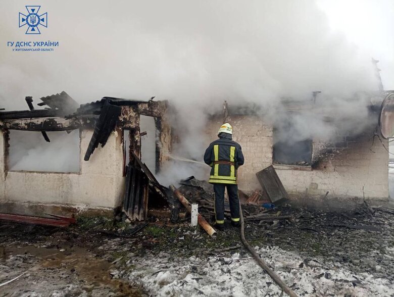 На Житомирщині під час пожежі загинули троє дітей, - ДСНС 03