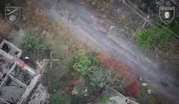 Бойцы 66-й бригады поразили дроном укрытие врага, а украинская пехота добила оккупантов