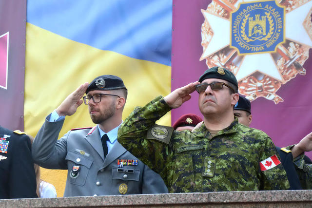 Першокурсники Національної академії сухопутних військ присягнули на вірність українському народу 10