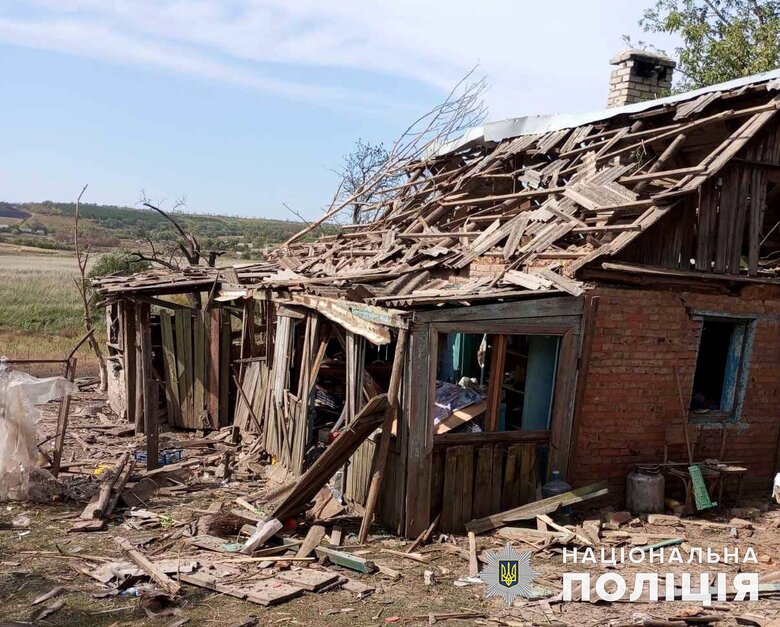 Поліцейські зафіксували наслідки ворожих обстрілів Донеччини