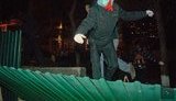 Люди в масках снесли забор возле скандальной застройки на Пирогова. ФОТОрепортаж+ВИДЕО