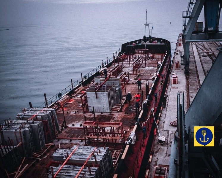 Occupiers are turning Mariupol seaport into military base, - Andriushchenko 02