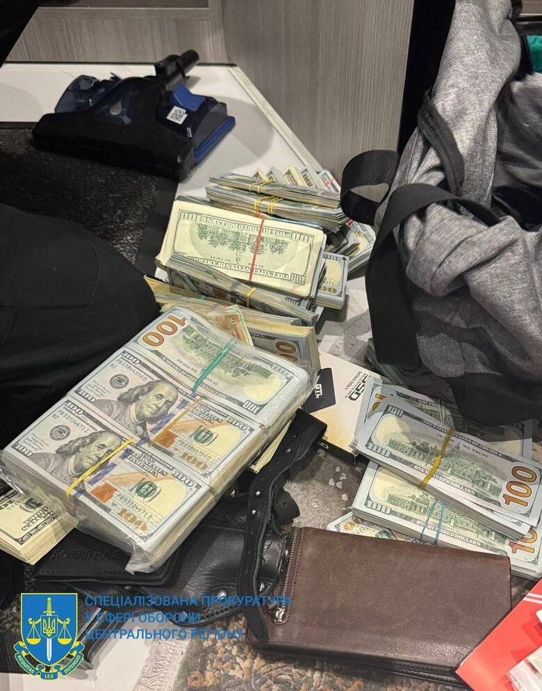У Києві викрили працівників Голосіївського ТЦК, які допомагали ухилянтам
