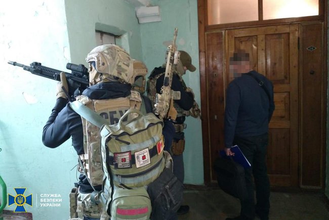 Викрито масштабне розкрадання дизпалива Укрзалізниці в Миколаєві. Щомісячні збитки становили $50 тис., - СБУ 02