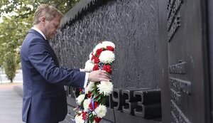 Глава Міноборони Великої Британії Шеппс вшанував у США пам’ять жертв Голодомору. ФОТО