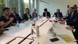 У багатьох питаннях кандидат плаває, хто допомагатиме йому розбиратися, якщо таке трапиться, поки незрозуміло, - бізнесмен Соколовський про Зеленського