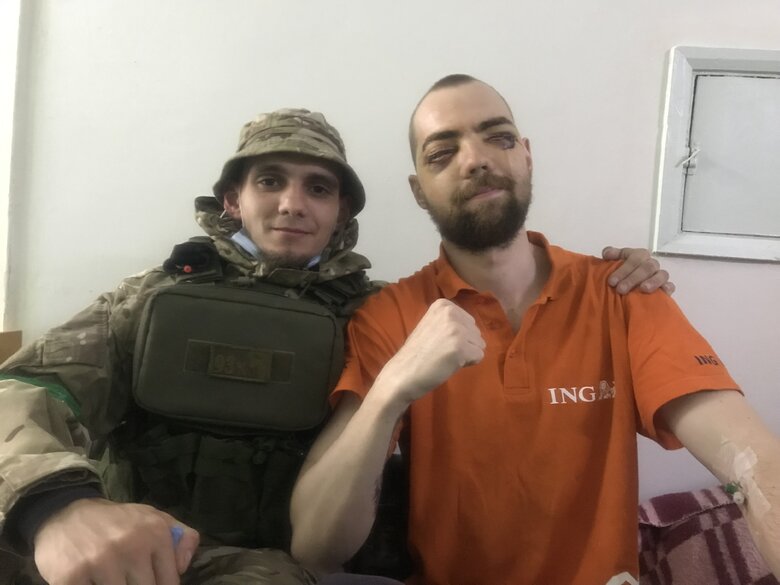 Боєць із позивним Хмара, який на війні втратив очі: Якби хтось підійшов і сказав: Віддай мені дві ноги нижче колін, а я тобі – праве око, я б відповів: Не питання! 12