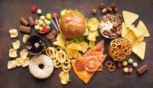 У Польщі пропонують ввести податок на "нездорову" їжу: про які продукти йдеться?