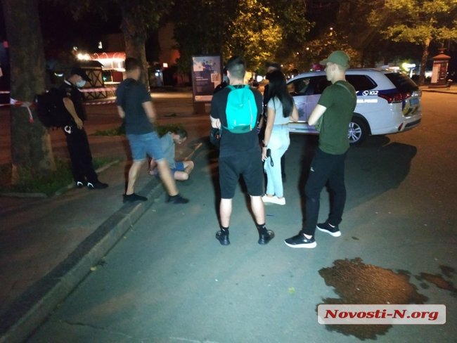 Массовая драка со стрельбой произошла в центре Николаева: двое раненых 04 Массовая драка со стрельбой произошла в центре Николаева: двое раненых 04