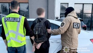 Щоб урятувати Тернопіль від атак дронів, студент підпалив два авто: росіяни переконали його, що в колесах є ретранслятори. ФОТО