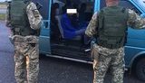 Українець намагався вивезти до Польщі 7 громадян Бангладеш без документів, - Держприкордонслужба. ФОТО