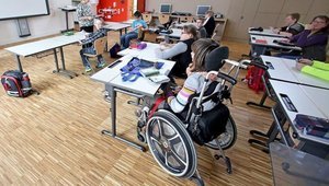 Лишь треть психологов допустили к работе в инклюзивных центрах, - Минобразования
