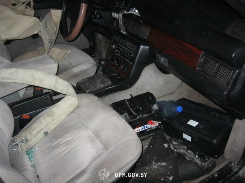 Білоруські прикордонники стверджують, що вночі обстріляли авто, яке проривалося в Україну. Держприкордонслужбі про це нічого не повідомляли 08