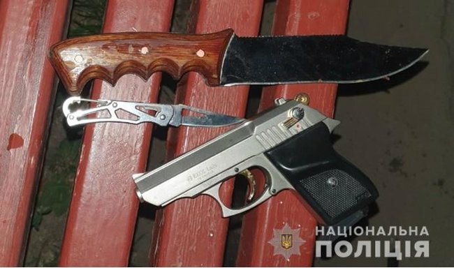 Пытавшийся совершить самоубийство мужчина обстрелял полицейских, травмировав одного из них, - полиция Харькова 01