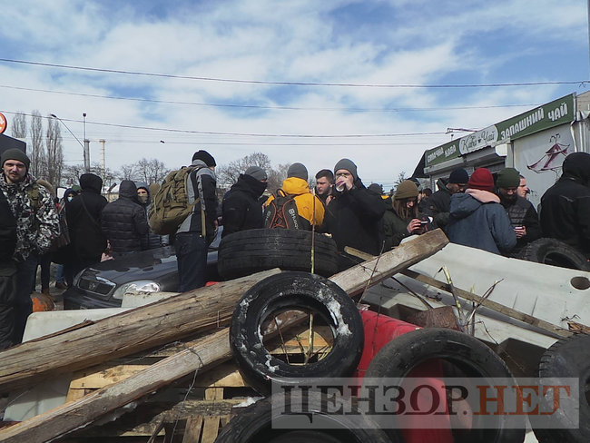 Nationalists block police raiding Kyiv-based ATEK plant 09