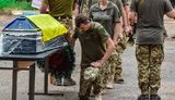 С погибшим Героем Украины Тарасом Матвиивым простились в 24-й ОМБ. ФОТОрепортаж
