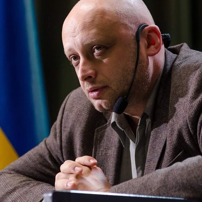 Гендиректор видавництва Фоліо Олександр Красовицький: Українському ринку книги необхідне 100%-ве ембарго на ввезення книг з Росії. Взагалі будь-якого інформаційного продукту 04