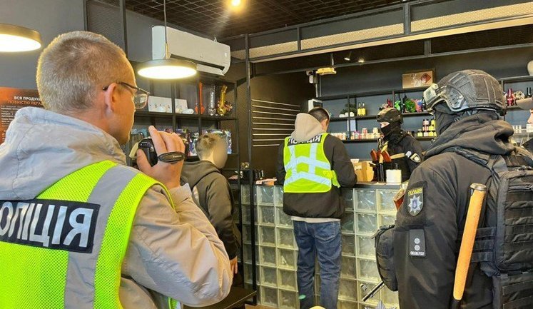 Наркосиндикат "Хімпром": правоохоронці вилучили продукції на понад 75 млн грн. ВІДЕО+ФОТОрепортаж