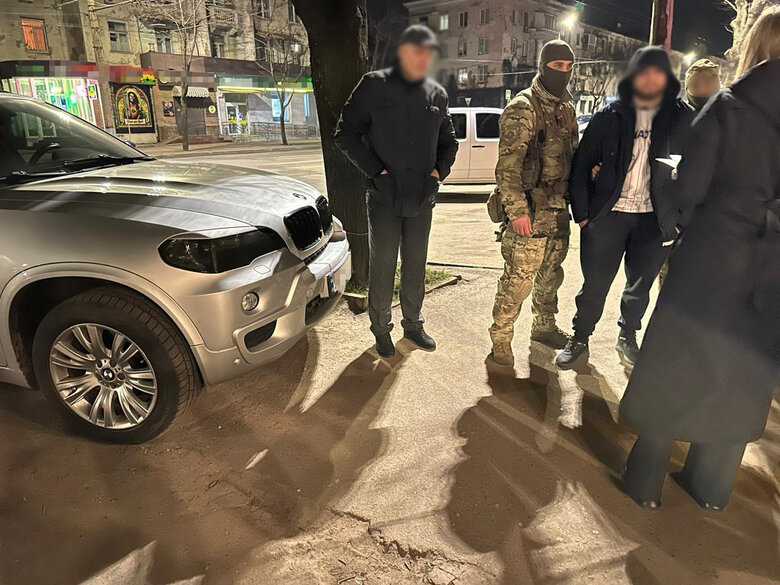 Затримання організаторів схем для ухилянтів