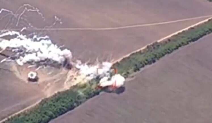 Russian Buk-M1 anti-aircraft missile system is destroyed by HIMARS strike. VIDEO