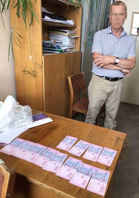 Доцента харківського вишу затримано під час одержання хабара від студента-заочника, - Нацполіція 01 Доцента харківського вишу затримано під час одержання хабара від студента-заочника, - Нацполіція 01