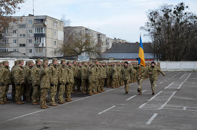 военнослужащие