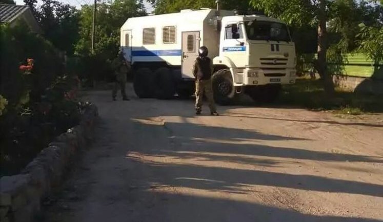 Russian invaders raid houses in Crimea’s Staryi Krym village. PHOTOS