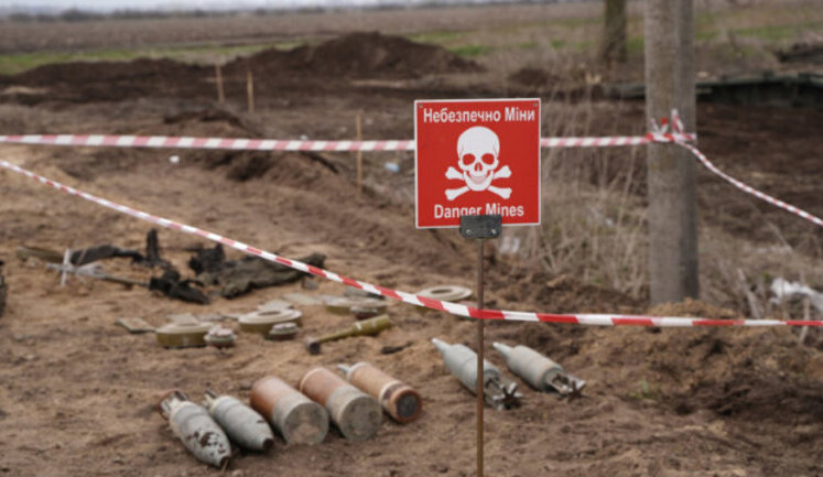 Канада имеет предостережение относительно использования Украиной противопехотных мин США: "Мы видели последствия такого оружия"