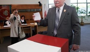 В Польше проходит второй тур президентских выборов. Дуда или Коморовский? ФОТО