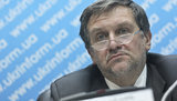 Офис президента солгал о результатах соцопроса и интересе граждан к президентским стройкам, - Гарань