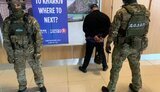 Громадянина Сирії затримано в харківському аеропорту за спробу дати прикордоннику $1,5 тис. хабаря. ФОТОрепортаж