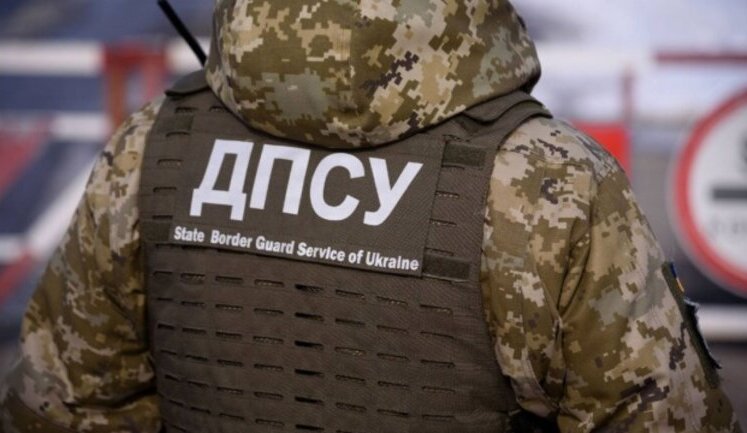 Бросали камни и кирпичи: на Закарпатье местные жители напали на пограничников, которые проводили проверочные мероприятия. ФОТО