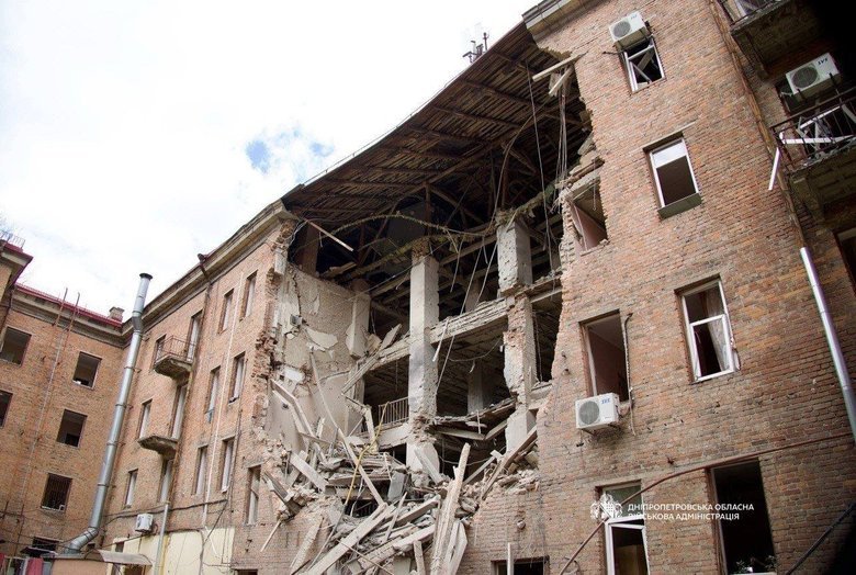 Массированная атака РФ на Днепр: 5 погибших и десятки раненых