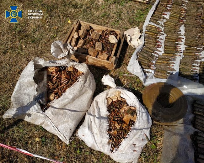 Схрон із гранатометами і боєприпасами виявлено на Луганщині, - СБУ 02