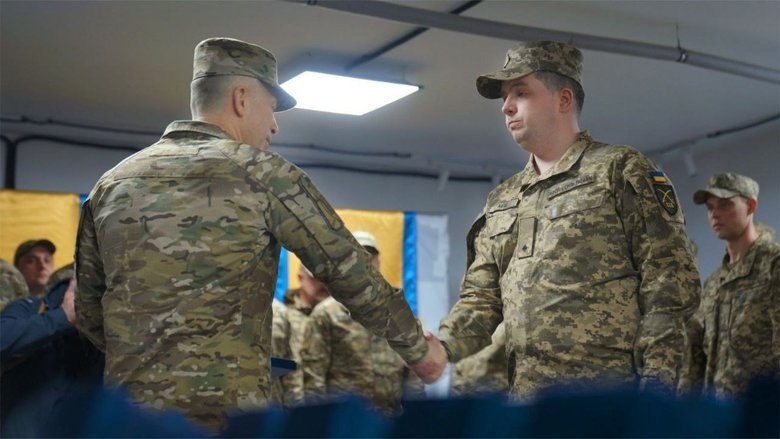 Бійців штурмових і десантних підрозділів нагородили відзнаками