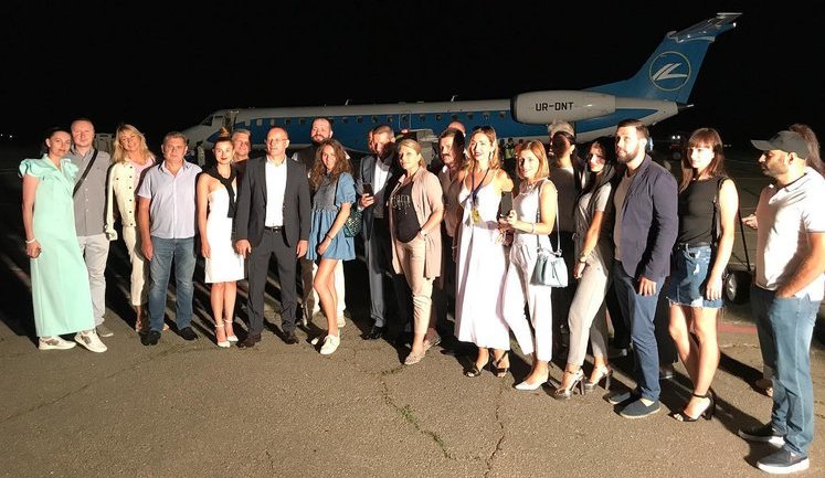 Аэропорт Николаева принял первый за 13 лет регулярный внутренний рейс. ФОТОрепортаж