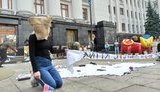"Життя заручників Кремля - не іграшки", - акція на підтримку українських політв