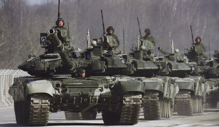 На Харківщині - скупчення ворожих військ. Окупанти підготували щонайменше 500 танків для можливих наступальних дій, - Forbes