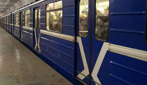 У Києві закрили на вхід три станції метро: пасажир, який потрапив під потяг, загинув (оновлено)