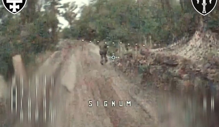 Бійці "SIGNUM" уразили дві "Буханки", авто з кулеметником та джип. ВIДЕО
