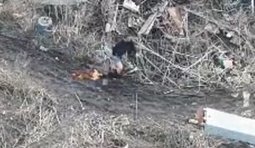 росіянин біжить штани горять