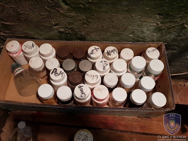 Підпільне виробництво алкогольного фальсифікату ліквідовано на Чернігівщині, вилучено продукції на 1,4 млн грн 16