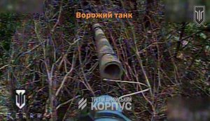 У ствол танку та в кабіну вантажівки: дрони Третьої штурмової знищують техніку РФ. ВIДЕО