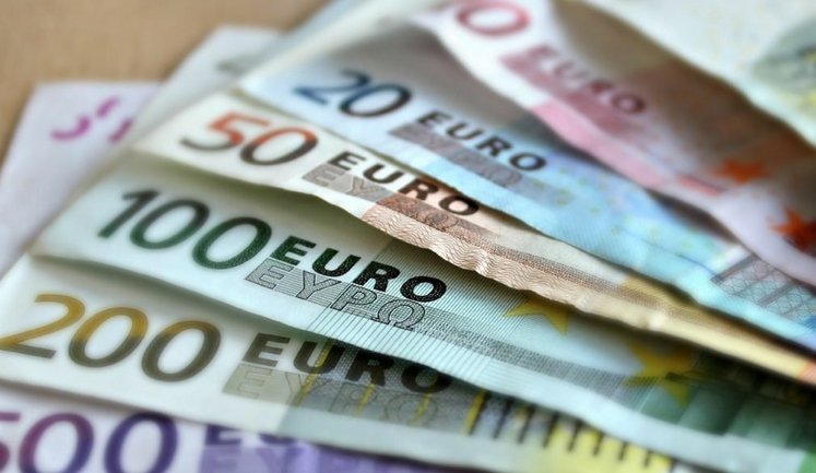 Гривня зміцнилась щодо євро: НБУ встановив курс валют на 9 вересня