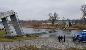 Пешеходный мост обрушился в Праге, украинцев среди пострадавших нет. ФОТО