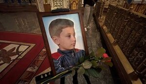 С пятью жертвами российской атаки прощаются сегодня в Кривом Роге. ФОТО