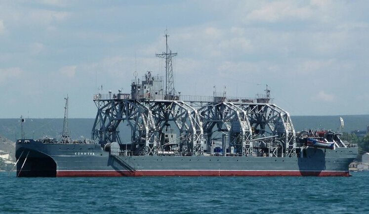 Українські військові уразили корабель ЧФ РФ "Коммуна", - речник ВМС Плетенчук